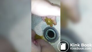 Teen rubs shit in pussy for the first time