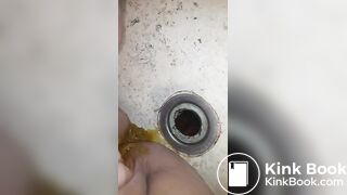 Teen rubs shit in pussy for the first time