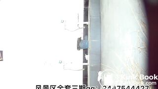CUTE CHINESE GIRL POOPPIN WITH SMELLY FART