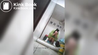 Chinese women poop in toilets
