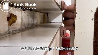The girl excreted a lot in the toilet 002