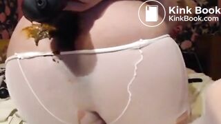 Fat Mature shits with Prolapse