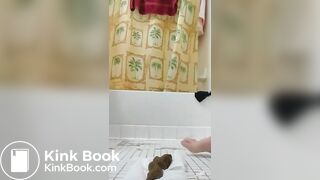 ReneeDeziree shitting nice long soft turds