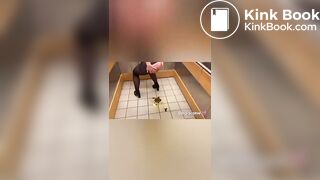 DS Blonde girl scat in elevator