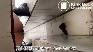 The girl excreted a lot in the toilet 003
