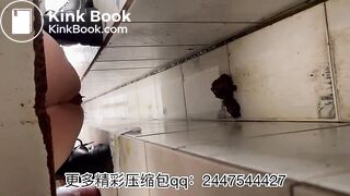 The girl excreted a lot in the toilet 003