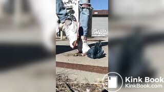 Crappy walk in Women’s Sneakers