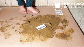 She Crush The Stupid Aaron