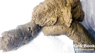 Big Ass Trans Babe Shits