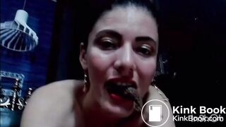 Belle mangeuse de merde