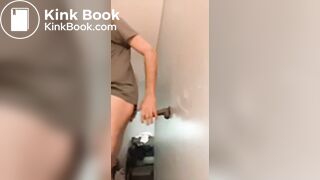 CLEANING OFF A SHITTY DOMINANT BOTTOMS DILDO
