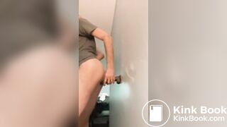 CLEANING OFF A SHITTY DOMINANT BOTTOMS DILDO