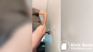 CLEANING OFF A SHITTY DOMINANT BOTTOMS DILDO