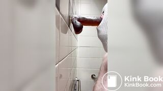 CLEANING OFF A SHITTY DOMINANT BOTTOMS DILDO