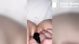 Scat slut inserting plug in tight asshole
