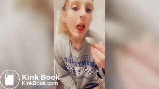 Eating scat off my plug