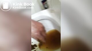 Scat_slut hungry for shit t and thirsty for urine
