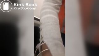 Showing my bubble ass while I'm peeing & shitting