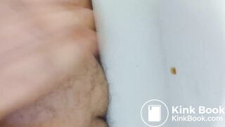 Delicious pooping scat