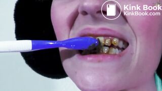 Mar1a Anj3l Shit Toothpaste