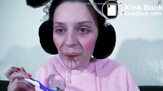 Mar1a Anj3l Shit Toothpaste