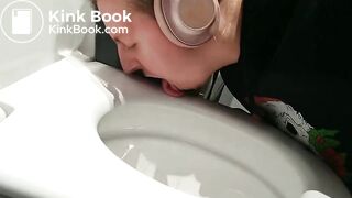 Bimbo Doll Amy being a toilet whore