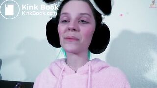 Maria Anjel shit toothpaste