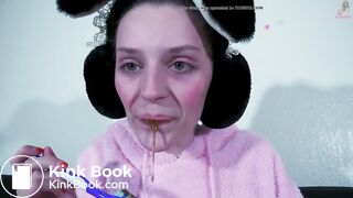 Maria Anjel shit toothpaste