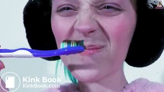 Maria Anjel shit toothpaste