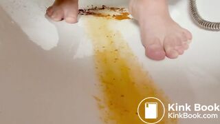 Gay solo scat bathtube