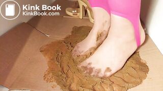 She Love Shiity Dog in pantyhose