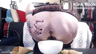 Beautiful milf makes shitty ice-cream