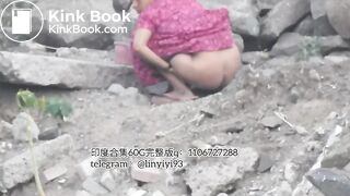The girl excreted profusely in the toilet 70