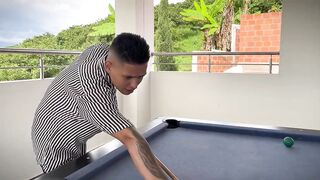 COGIENDO CON MI SOBRE LA MESA DE BILLAR CUANDO QUEDAMOS SOLOS EN CASA