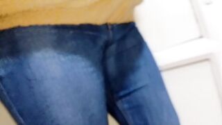 I really want to go to the toilet, so I piss in jeans in the hall