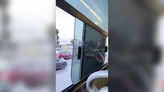 Llené de semen a esta morrita de 18 que conocí en el bus