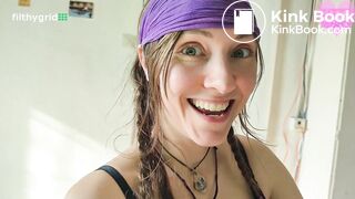 Kitty skatt big shit in his fridge to surprise him