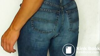 KV in knallengen Jeans