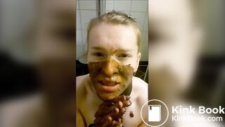 Boyfriend shits for his girlfriends pleasure