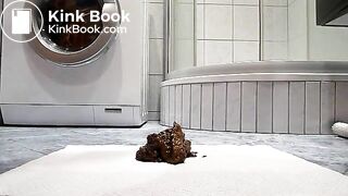 Scheissen in String Tanga