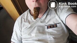 Enjoying morning shit