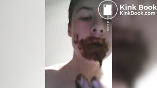 Twink smears own face