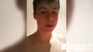 Twink smears own face