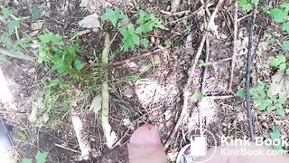 Teen piss in the wood