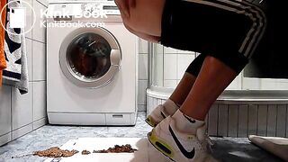 Sportboy scheisst dünnschiss