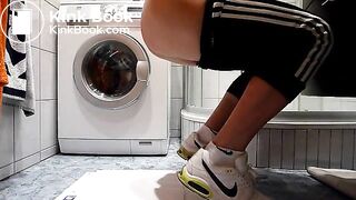 Sportboy scheisst dünnschiss