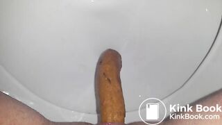 Dicke Wurst ins Klo gedrückt ;)