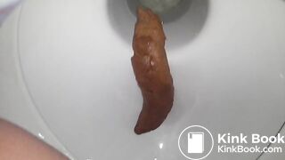 Dicke Wurst ins Klo gedrückt ;)