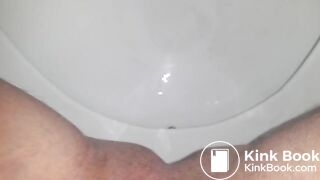 Dicke Wurst ins Klo gedrückt ;)