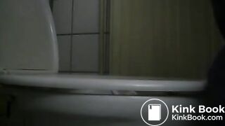 pooping 015